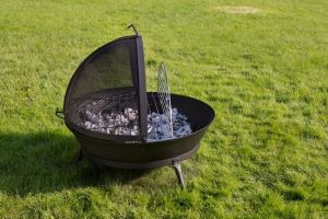 Gusseiserner Kamin mit Grill FUOCO BBQ Globe-Fire - kaminofenexpert.at